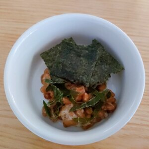 納豆の大葉添え